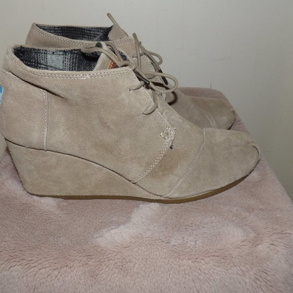 Toms Shoes - Toms Wedge Heel Lace Booties Sz W12